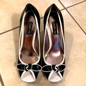 2.5” high heels in black & white bow tie.
